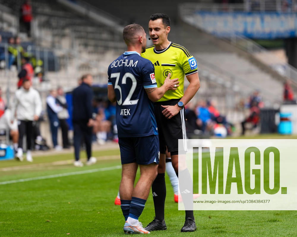 Maximilian Wittek (VfL Bochum 1848), 32, speaks with referee Konrad Oldhafer (GER), VfL Bochum 1848 vs. DSC Arminia Bielefeld, 2. Bundesliga, Matchday 7, 2026–27 season, Vonovia Ruhrstadion, Bochum, October 11, 2026 DFL REGULATIONS PROHIBIT ANY USE OF PHOTOGRAPHS AS IMAGE SEQUENCES AND OR QUASI-VIDEO VfL Bochum 1848 vs. DSC Arminia Bielefeld, 2. Bundesliga, Matchday 7, 2026–27 Season, October 11, 2026, Bochum