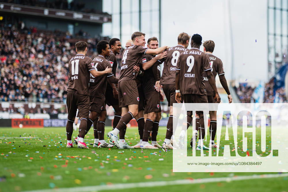 2. Bundesliga: FC St. Pauli vs. Karlsruher SC, October 11, 2026 – GOAL, CELEBRATION after Lars Ritzka’s 2-0 goal for FC St. Pauli, 21 – here’s the whole soccer team, 2. Bundesliga, Matchday 7: FC St. Pauli vs. Karlsruher SC on October 11, 2026, at Millerntor Stadium, Hamburg. DFL regulations prohibit any use of photographs as image sequences and or quasi-video.