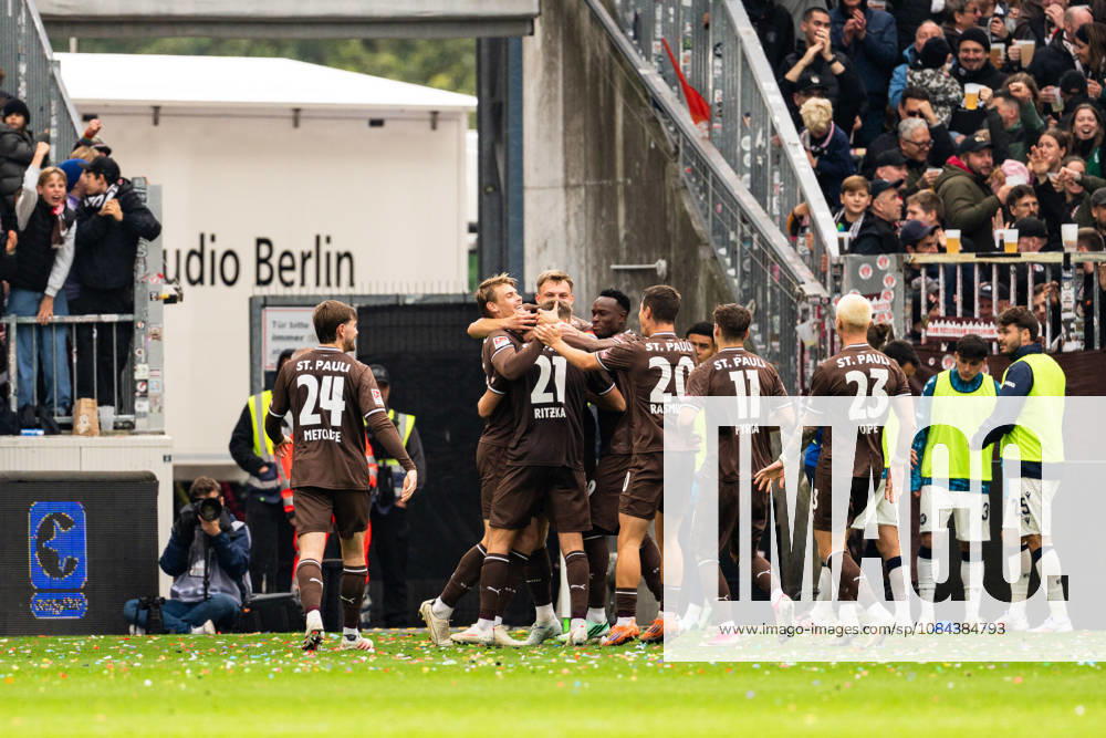 Goal to make it 2–0: Lars Ritzka (FC St. Pauli); 21 celebrates with David Nemeth (FC St. Pauli); 04, Abdoulie Ceesay (FC St. Pauli), 09, Mathias Rasmussen (FC St. Pauli), 20, Arkadiusz Pyrka (FC St. Pauli), 11, Louis Oppie (FC St. Pauli), 23, GER, FC St. Pauli vs. Karlsruher SC, soccer, 2. Bundesliga, Matchday 7, 2026–2027 season, October 11, 2026 DFL regulations prohibit any use of photographs as image sequences and or quasi-video GER, FC St. Pauli vs. Karlsruher SC, soccer, 2. Bundesliga, Matchday 7, 2026–2027 season, October 11, 2026, Hamburg