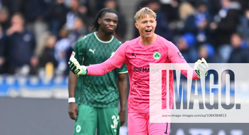 Soccer Season 2026–2027, Matchday 2, Bundesliga, Hertha BSC Berlin vs. SpVgg Greuther Fürth (Kleeblatt), Sports photo by Zink . DFL regulations prohibit any use of photographs as image sequences and or quasi-video; for editorial use only for editorial use only. Florian Hellstern 1, SpVgg Greuther Fürth cheers on