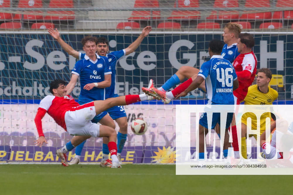 Burim Halili HFC, 5, fails to break through the RSV defense, Hallescher FC vs. RSV Eintracht 1949, Soccer, Northeast Regional League, Matchday 12, 2026–27 Season, October 11, 2026, Halle Leuna Chemie Stadium, ST Deutschland