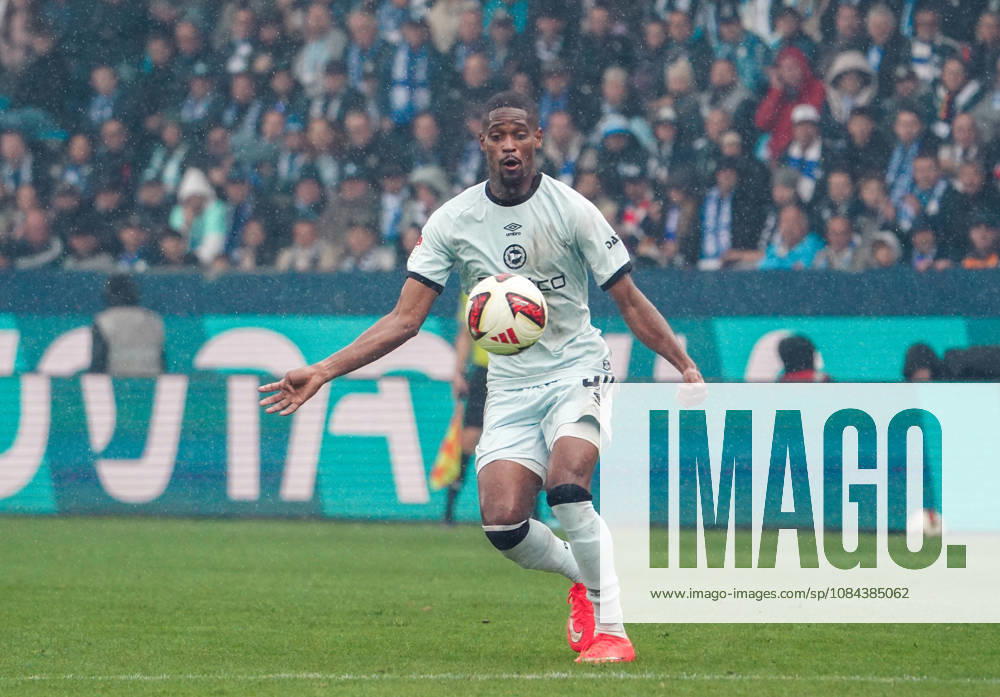 Germany Soccer 2. Bundesliga 2026–2027, Matchday 7: VfL Bochum vs. Arminia Bielefeld at Vonovia Ruhrstadion in Bochum. Isaiah Young of Arminia Bielefeld, 30, at Vonovia Ruhrstadion in Bochum, Germany