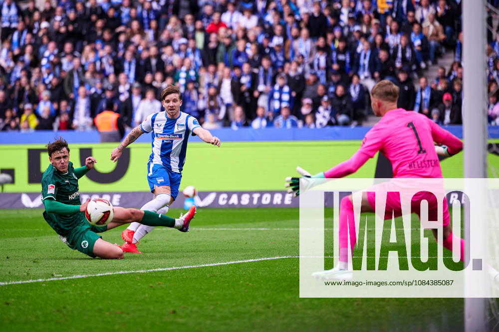 Mads Pedersen, Hertha BSC, 22, shot on goal for the 1-0 lead, GER, Hertha BSC vs. SPVGG Greuther Fürth, 2. Bundesliga, 2026-27 season, Matchday 7, October 11, 2026 DFL regulations prohibit any use of photographs as image sequences and or quasi-video GER, Hertha BSC vs. SPVGG Greuther Fürth, 2. Bundesliga, 2026–27 season, Matchday 7, October 11, 2026, Berlin