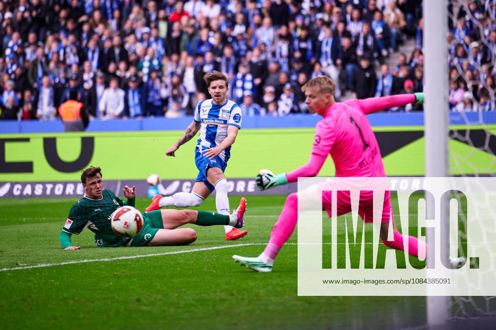 Mads Pedersen, Hertha BSC, 22, shot on goal for the 1-0 lead, GER, Hertha BSC vs. SPVGG Greuther Fürth, 2. Bundesliga, 2026-27 season, Matchday 7, October 11, 2026 DFL regulations prohibit any use of photographs as image sequences and or quasi-video GER, Hertha BSC vs. SPVGG Greuther Fürth, 2. Bundesliga, 2026–27 season, Matchday 7, October 11, 2026, Berlin