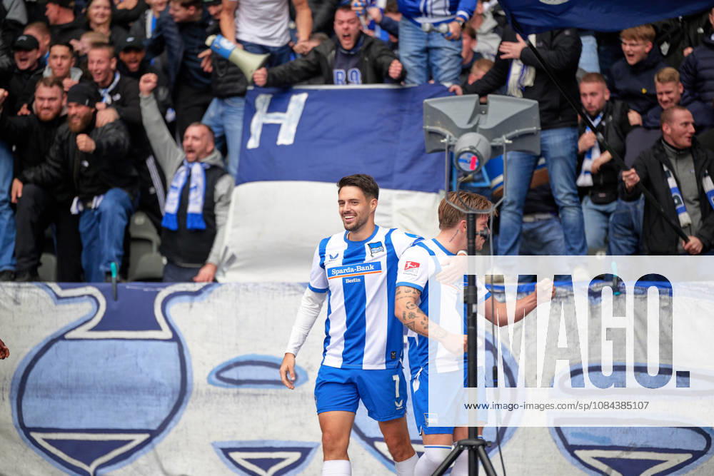 Mads Pedersen, Hertha BSC, 22, shot on goal for the 1-0 lead; Hertha celebrates; Mads Pedersen, Hertha BSC, 22; Josip Brekalo, Hertha BSC, 07, GER, Hertha BSC vs. SPVGG Greuther Fürth, 2. Bundesliga, 2026–27 season, Matchday 7, October 11, 2026. DFL regulations prohibit any use of photographs as image sequences and or quasi-video. GER, Hertha BSC vs. SPVGG Greuther Fürth, 2. Bundesliga, 2026–27 season, Matchday 07, October 11, 2026, Berlin
