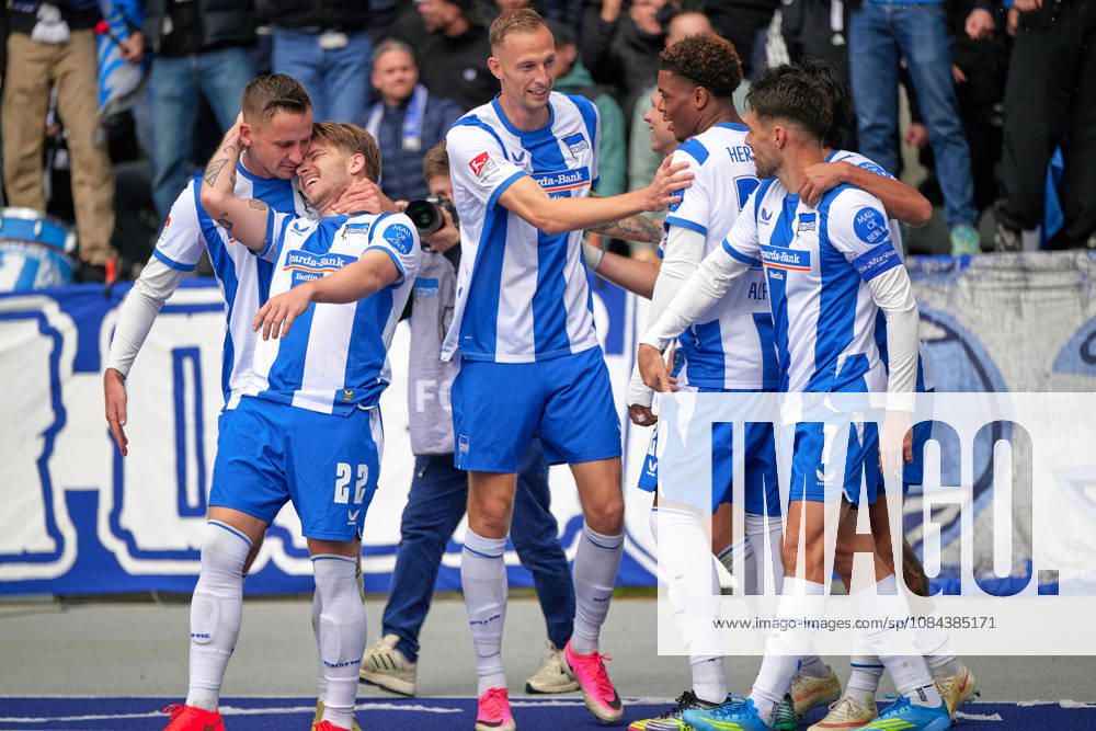 Mads Pedersen, Hertha BSC, 22, shot on goal for the 1-0 lead; Hertha celebrates; Mads Pedersen, Hertha BSC, 22, GER; Hertha BSC vs. SPVGG Greuther Fürth, 2. Bundesliga, 2026–27 season, Matchday 7, October 11, 2026. DFL regulations prohibit any use of photographs as image sequences and or quasi-video. GER, Hertha BSC vs. SPVGG Greuther Fürth, 2. Bundesliga, 2026–27 season, Matchday 7, October 11, 2026, Berlin