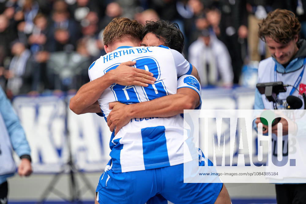 Mads Pedersen, Hertha BSC, 22, shot on goal for the 1-0 lead; Hertha celebrates; Mads Pedersen, Hertha BSC, 22, GER; Hertha BSC vs. SPVGG Greuther Fürth, 2. Bundesliga, 2026–27 season, Matchday 7, October 11, 2026. DFL regulations prohibit any use of photographs as image sequences and or quasi-video. GER, Hertha BSC vs. SPVGG Greuther Fürth, 2. Bundesliga, 2026–27 season, Matchday 7, October 11, 2026, Berlin