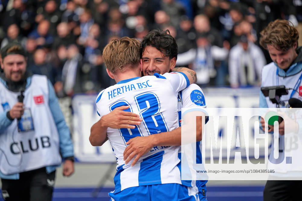 Mads Pedersen, Hertha BSC, 22, shot on goal for the 1-0 lead; Hertha celebrates; Mads Pedersen, Hertha BSC, 22, GER; Hertha BSC vs. SPVGG Greuther Fürth, 2. Bundesliga, 2026–27 season, Matchday 7, October 11, 2026. DFL regulations prohibit any use of photographs as image sequences and or quasi-video. GER, Hertha BSC vs. SPVGG Greuther Fürth, 2. Bundesliga, 2026–27 season, Matchday 7, October 11, 2026, Berlin