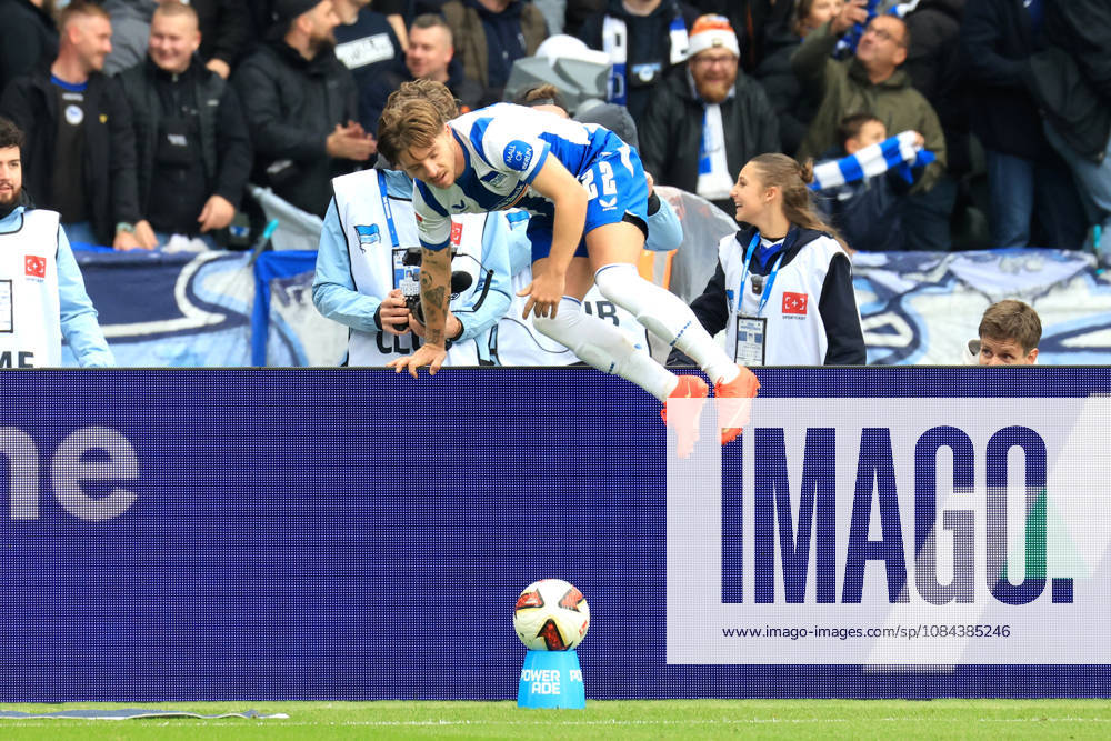 Germany, Soccer, Bundesliga 2, Matchday, 2026–2027 Season, Berlin Olympic Stadium, Hertha BSC vs. Greuther Fürth 1–0 (goal by Mads Pedersen), Hertha BSC Berlin 22, celebration, cheering, joy, happiness, happy, positive emotions, 2nd Division DFB DFL regulations prohibit any use of photographs as image sequences and or quasi-video nordphoto GmbH Engler Berlin Berlin Olympic Stadium Berlin Germany