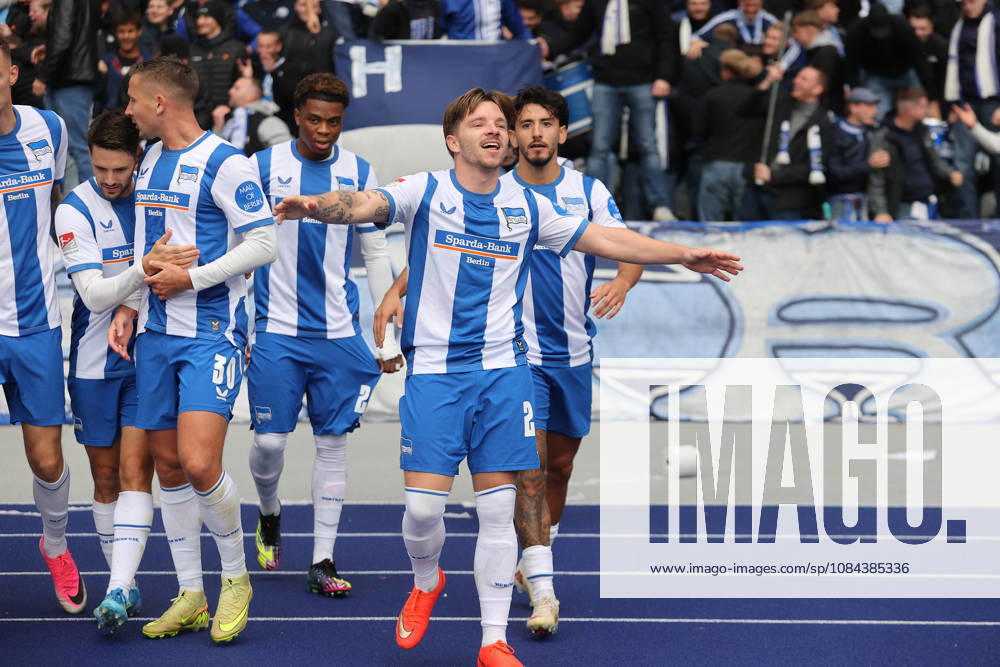 Soccer, 2. Bundesliga, Hertha BSC Berlin vs. SpVgg Greuther Fürth; left: goal celebration after Mads Pedersen scored the 1–0 goal for Hertha BSC Berlin. DFL and DFB regulations prohibit any use of photographs as image sequences and or quasi-video. Berlin