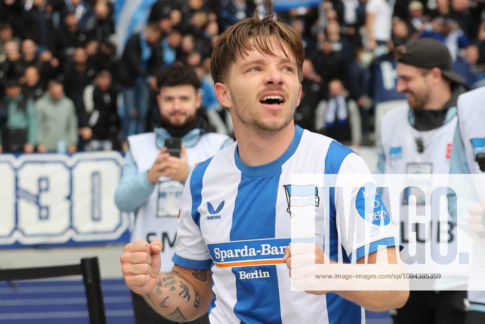 Soccer, 2. Bundesliga, Hertha BSC Berlin vs. SpVgg Greuther Fürth; left: goal celebration after Mads Pedersen scored the 1–0 goal for Hertha BSC Berlin. DFL and DFB regulations prohibit any use of photographs as image sequences and or quasi-video. Berlin