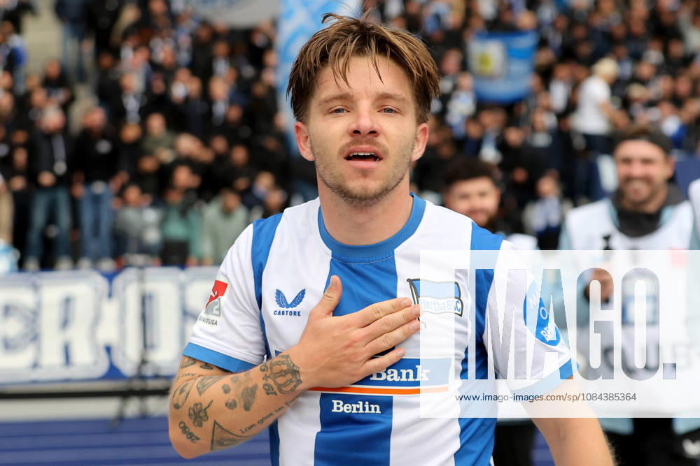 Soccer, 2. Bundesliga, Hertha BSC Berlin vs. SpVgg Greuther Fürth; left: goal celebration after Mads Pedersen scored the 1–0 goal for Hertha BSC Berlin. DFL and DFB regulations prohibit any use of photographs as image sequences and or quasi-video. Berlin