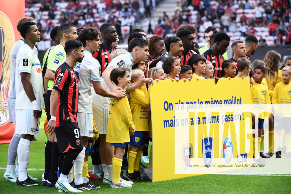 OGC Nice v RC Strasbourg Alsace - Ligue 1 McDonald s 2026 2027 Gauthier HEIN , Gessime YASSINE, Mandza JUNIOR, Elye WAHI, Mohamed EL AMINE AMOURA, Djibril COULIBALY Youssouf NDAYISHIMIYE, Jeyland MITCHELL display a banner ; On n a pas le meme maillot mais on a la meme passion ! during Ligue 1 McDonald s match between Nice and Strasbourg at Allianz Riviera Stadium on October 11, 2026 in Nice, France. Nice France