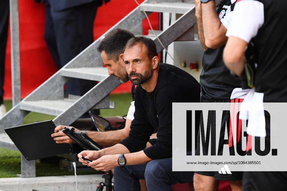 OGC Nice v RC Strasbourg Alsace - Ligue 1 McDonald s 2026 2027 Hugo OLIVEIRA Head Coach of RC Strasbourg during Ligue 1 McDonald s match between Nice and Strasbourg at Allianz Riviera Stadium on October 11, 2026 in Nice, France. Nice France