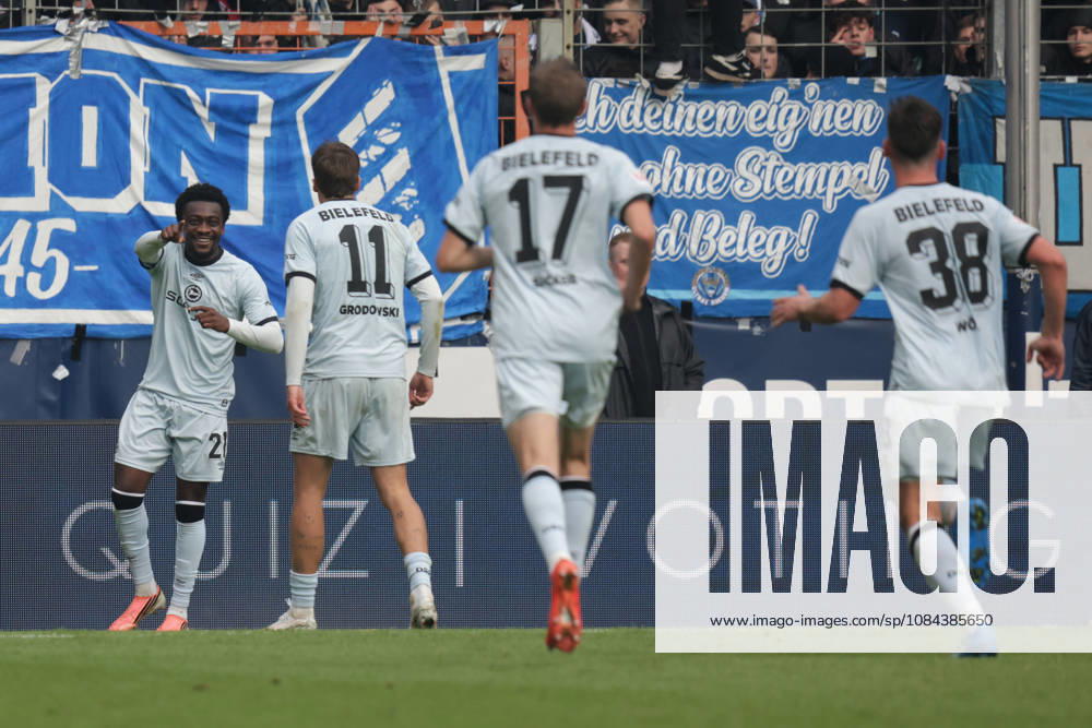 Soccer 2. Bundesliga, VfL Bochum vs. Arminia Bielefeld, goal: Benjamin Boakye, 0–1, Arminia Bielefeld vs. Bochum