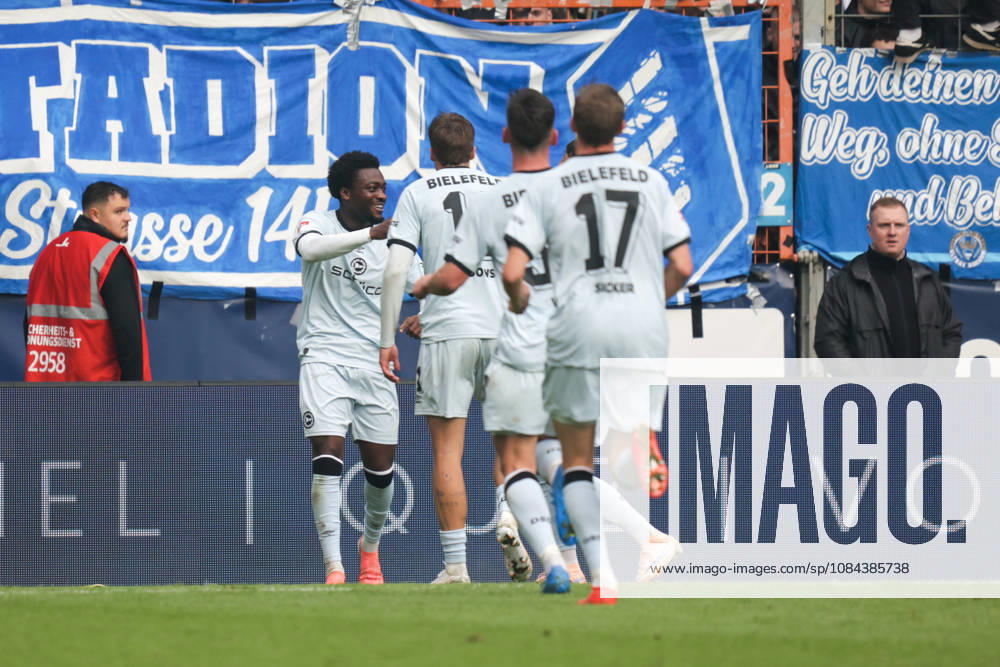 Soccer 2. Bundesliga, VfL Bochum vs. Arminia Bielefeld, goal: Benjamin Boakye, 0–1, Arminia Bielefeld vs. Bochum