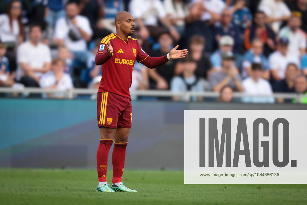 Como 1907 v AS Roma - Serie A - Season 2026-2027 Como, Italy, 11th October 2026. during the Como 1907 vs AS Roma Serie A match at Stadio Giuseppe Sinigaglia, Como. Picture credit should read: Jonathan MoscropComo, Italy, 11th October 2026. Donyell Malen of AS Roma reacts after being shown a red card by the Referee Michael Fabbri during the Como 1907 vs AS Roma Serie A match at Stadio Giuseppe Sinigaglia, Como. Picture credit should read: Jonathan Moscrop Como Stadio Giuseppe Sinigaglia Italy