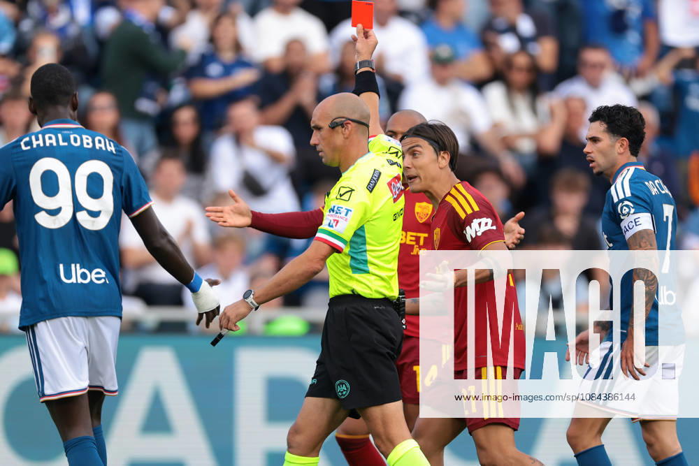 Como 1907 v AS Roma - Serie A - Season 2026-2027 Como, Italy, 11th October 2026. during the Como 1907 vs AS Roma Serie A match at Stadio Giuseppe Sinigaglia, Como. Picture credit should read: Jonathan MoscropComo, Italy, 11th October 2026. Paulo Dybala of AS Roma protests to the Referee Michael Fabbri as he shows a red card Donyell Malen of AS Roma following a challenge on Kaiki Bruno Da Silva of Como 1907 during the Como 1907 vs AS Roma Serie A match at Stadio Giuseppe Sinigaglia, Como. Picture credit should read: Jonathan Moscrop Como Stadio Giuseppe Sinigaglia Italy