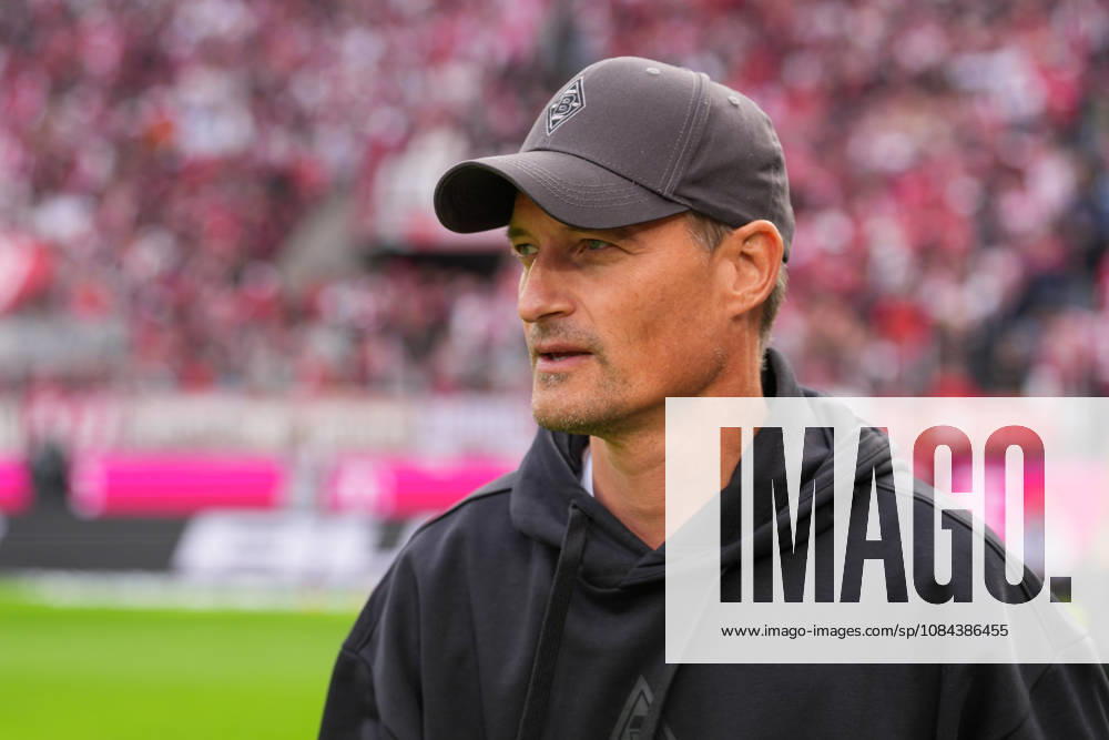 Men s, Soccer, Bundesliga 1, 1. FC Köln vs. Borussia Mönchengladbach, 2026–2027 season, RheinEnergieSTADION Alexander Blessin, Head Coach of Borussia Mönchengladbach. DFB regulations prohibit any use of photographs as image sequences and or quasi-video.