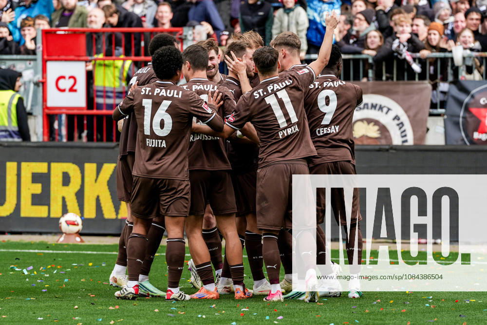 Germany Soccer 2. Bundesliga 2026–27, Matchday 7: FC St. Pauli vs. Karlsruher SC at Millerntor Stadium in Hamburg; St. Pauli scores the 2–0 goal by Lars Ritzka; FC St. Pauli, 21; Jubilation, Emotion
