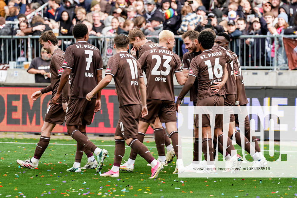Germany Soccer 2. Bundesliga 2026–27, Matchday 7: FC St. Pauli vs. Karlsruher SC at Millerntor Stadium in Hamburg; St. Pauli scores the 2–0 goal by Lars Ritzka; FC St. Pauli, 21; Jubilation, Emotion