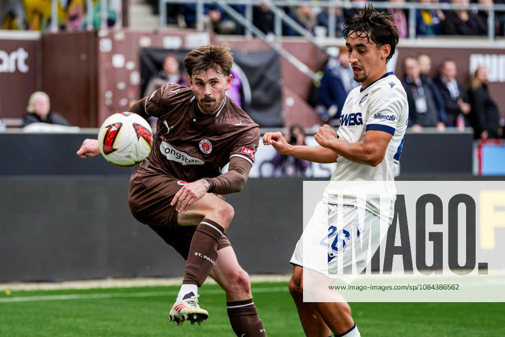 Germany Soccer 2. Bundesliga 2026–27, Matchday 7: FC St. Pauli vs. Karlsruher SC at Millerntor Stadium, Hamburg; St. Pauli: Connor Metcalfe (24), Karlsruher SC: Danyal Zor (26)