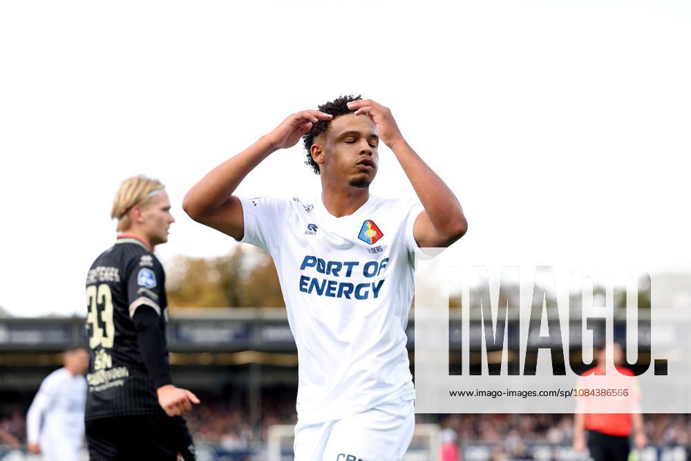 VELSEN - Gerald Alders of Telstar is disappointed about a missed opportunity during the Dutch Eredivisie match between Telstar and ADO Den Haag at the BUKO Stadium on October 11, 2026, in Velsen, the Netherlands. SONNY LENSEN ANP Eredivisie 2026 27 ANPxSportx IVx 572129456 originalFilename: 572129456