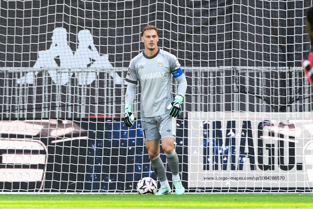 OGC Nice v RC Strasbourg Alsace - Ligue 1 McDonald s 2026 2027 Filip JORGENSEN of Strasbourg during Ligue 1 McDonald s match between Nice and Strasbourg at Allianz Riviera Stadium on October 11, 2026 in Nice, France. Nice France