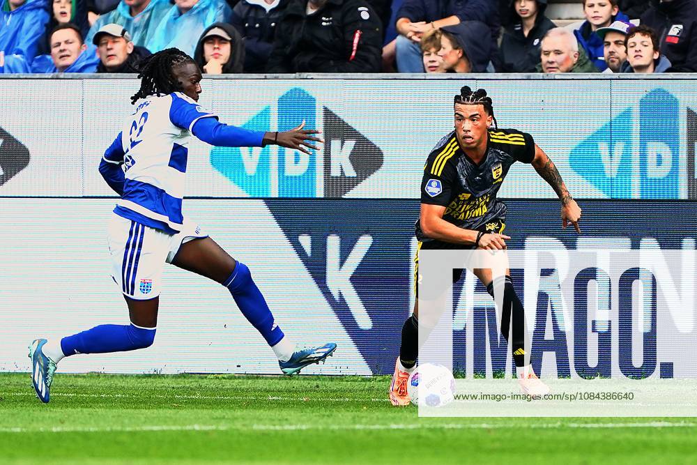 2026-10-11 VriendenLoterij Eredivisie: PEC Zwolle v SC Cambuur ZWOLLE, NETHERLANDS - OCTOBER 11: Ibrahim Cissoko of PEC Zwolle and Devid Eugene Bouah of SC Cambuur during the VriendenLoterij Eredivisie match between PEC Zwolle and SC Cambuur at Mac3Park Stadion on October 11, 2026 in Zwolle, Netherlands. Zwolle Mac3Park Stadion Netherlands Content not available for redistribution in The Netherlands directly or indirectly through any third parties.
