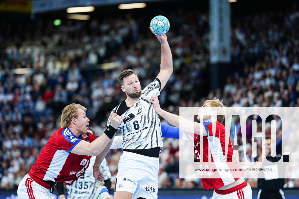 Martin Hovde, Handball Club Hamburg, 81; Harald Reinkind, THW Kiel, 06; Einar Olafsson, Handball Club Hamburg, 23 (GER); THW Kiel vs. Handball Club Hamburg, Handball, 1st Bundesliga, Matchday 8, 2026–2027 Season, October 11, 2026 GER, THW Kiel vs. Handball Club Hamburg, Handball, 1st Bundesliga, Matchday 8, 2026–2027 Season, October 11, 2026 Kiel