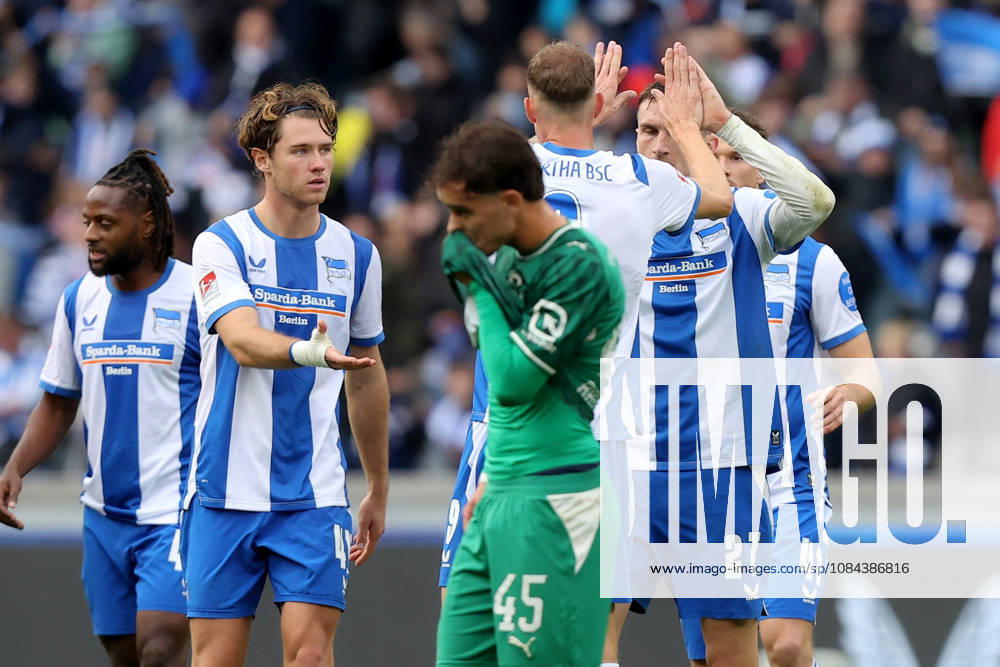 Soccer, 2. Bundesliga, Hertha BSC Berlin vs. SpVgg Greuther Fürth; from left: Niklas Kolbe, Hertha BSC Berlin; Gustaf Nilsson, Hertha BSC Berlin; Hertha BSC Berlin celebrating, joy over the victory. DFL and DFB regulations prohibit any use of photographs as image sequences and or quasi-video. Berlin