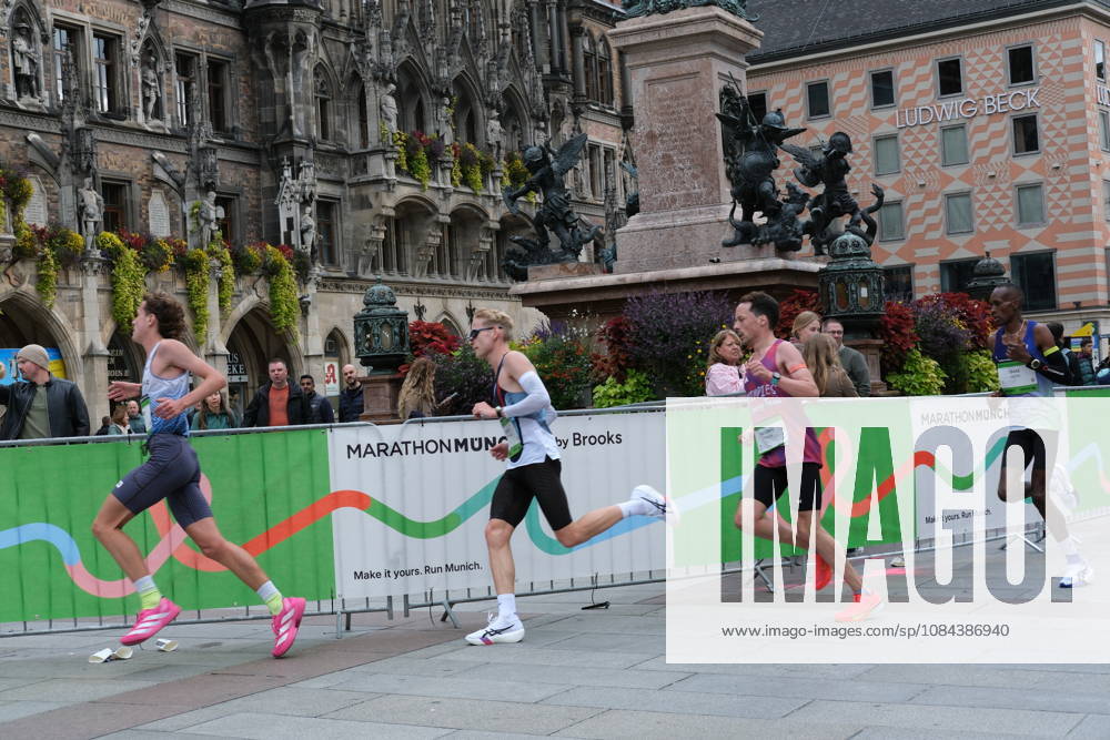Munich Marathon 2026 MUNICH, GERMANY - OCTOBER 11: Runners compete past Marienplatz during the 2026 Munich Marathon in Munich, Germany on October 11, 2026. The annual race takes participants through the heart of the Bavarian capital. Merve Goettl Anadolu Munih Germany. Editorial use only. Please get in touch for any other usage.
