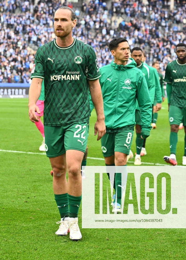 Soccer Season 2026–2027, Matchday 2, Bundesliga, Hertha BSC Berlin vs. SpVgg Greuther Fürth (Kleeblatt), Sports photo by Zink . DFL regulations prohibit any use of photographs as image sequences and or quasi-video. for editorial use only. Jannis Heuer 22, SpVgg Greuther Fürth; Shinta Appelkamp 8, SpVgg Greuther Fürth; disappointed; disappointment after the final whistle