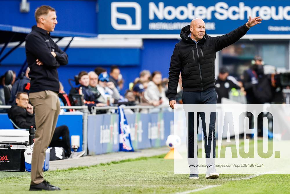 ZWOLLE - SC Cambuur coach Johan Plat, PEC Zwolle trainer Henry van der Vegt (lr) during the Dutch Eredivisie match between PEC Zwolle and Cambuur at the MAC3Park stadium on October 11, 2026 in Zwolle, the Netherlands. VINCENT JANNINK ANP Eredivisie 2026 27 ANPxSportx IVx 572130528 originalFilename: 572130528