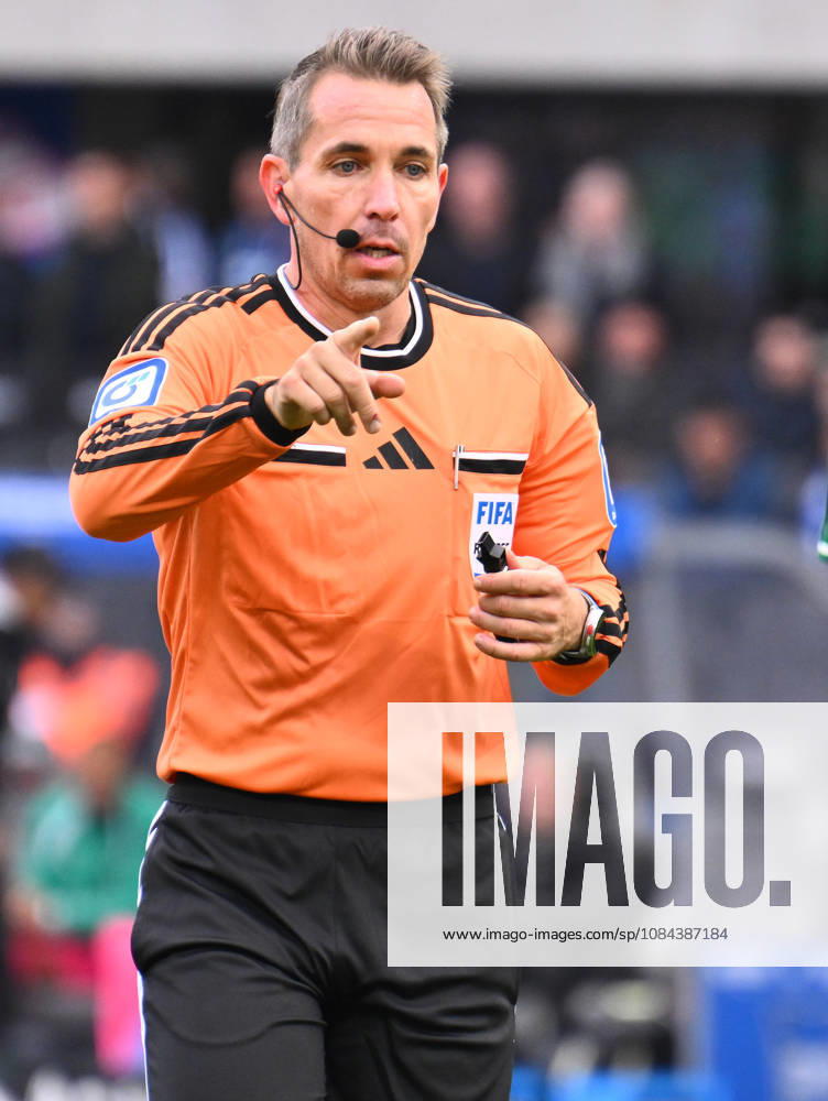 Soccer Season 2026–2027, Matchday 2, Bundesliga, Hertha BSC Berlin vs. SpVgg Greuther Fürth Kleeblatt, Sports photo by Zink . DFL regulations prohibit any use of photographs as image sequences and or quasi-video. For editorial use only. for editorial use only. Tobias Stieler, referee
