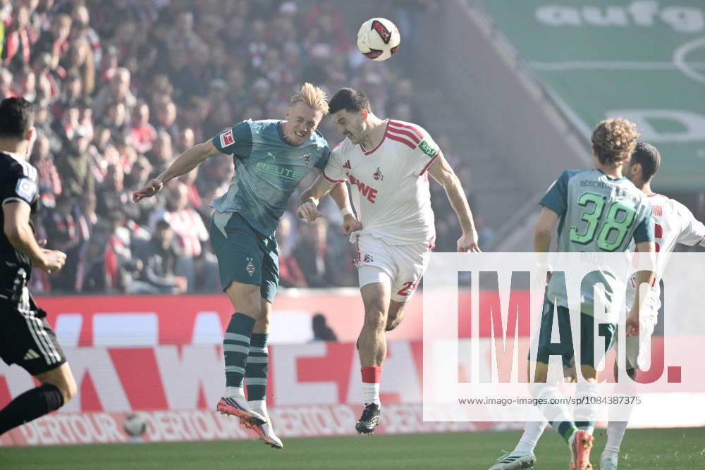 Isac Lidberg, Borussia Mönchengladbach (left), against Luka Lochoshvili, 1. FC Köln, October 11, 2026; Soccer, Bundesliga 1, 2026–2027 season, Matchday 5, 1. FC Köln vs. Borussia Mönchengladbach. DFL regulations prohibit any use of photographs as image sequences and or quasi-video. Cologne, RheinEnergie Stadium, North Rhine-Westphalia, Germany Team2