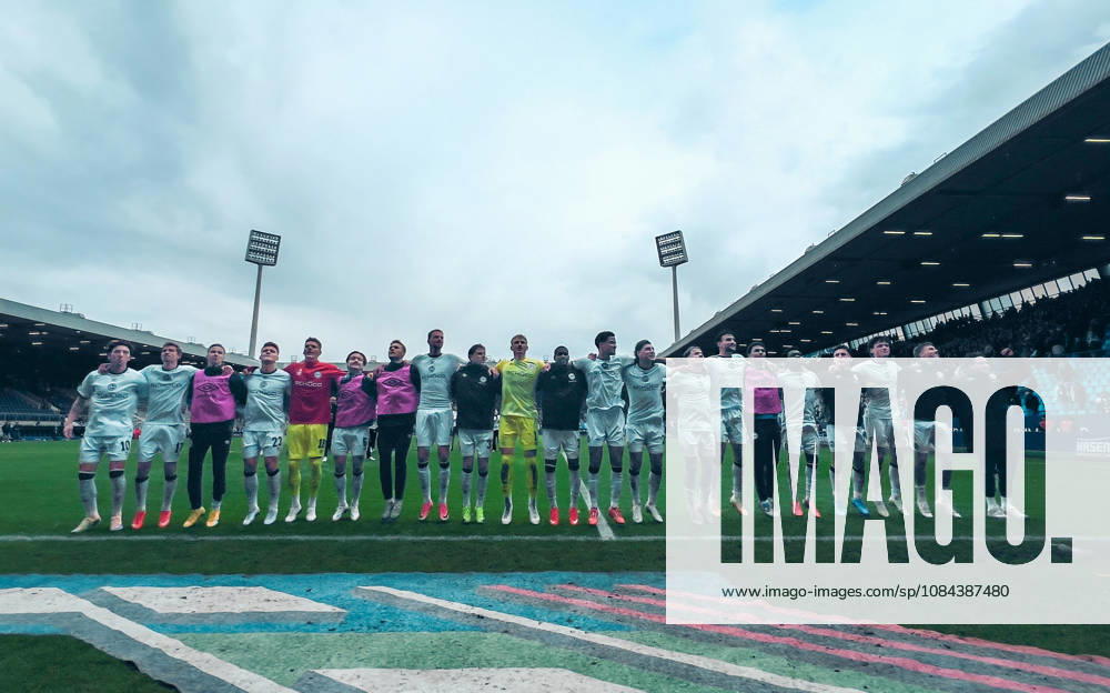 Germany Soccer 2. Bundesliga 2026–2027, Matchday 7: VfL Bochum vs. Arminia Bielefeld at Vonovia Ruhrstadion in Bochum—celebrations, team photo, wide shot of Arminia Bielefeld and Bochum at Vonovia Ruhrstadion, Germany