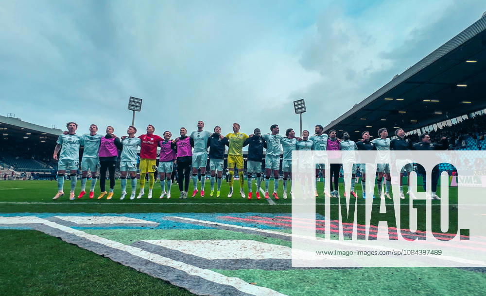 Germany Soccer 2. Bundesliga 2026–2027, Matchday 7: VfL Bochum vs. Arminia Bielefeld at Vonovia Ruhrstadion in Bochum—celebrations, team photo, wide shot of Arminia Bielefeld and Bochum at Vonovia Ruhrstadion, Germany