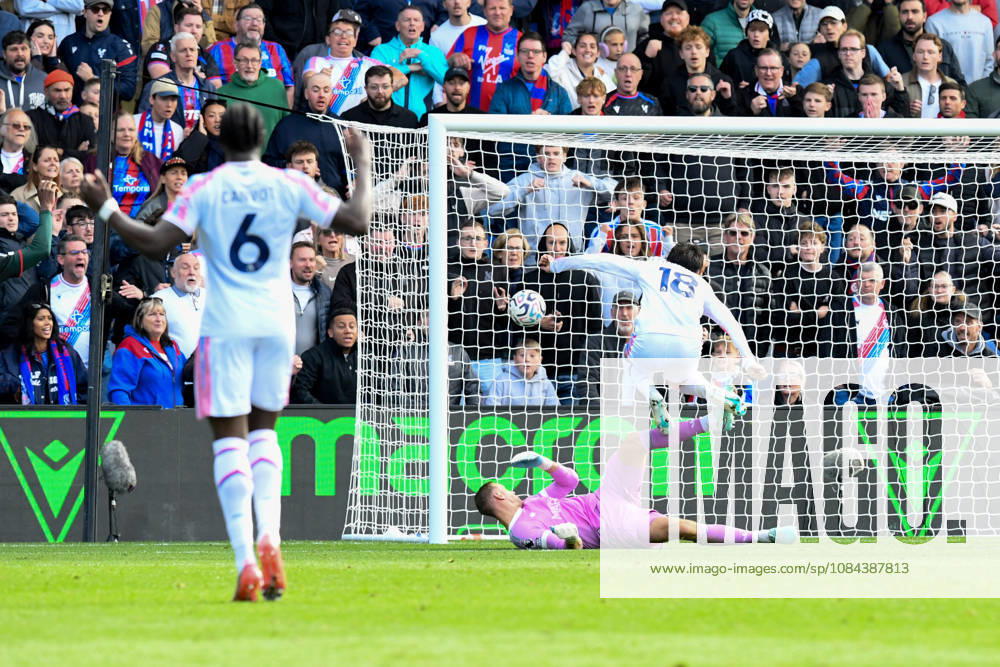 Crystal Palace v Nottingham Forest, Premier League GOAL 1-1 scored by Daichi Kamada of Crystal Palace during the Premier League match between Crystal Palace and Nottingham Forest at Selhurst Park, London, UK on 11 October 2026. London Selhurst Park Greater London UK Editorial use only DataCo restrictions apply See www.football-dataco.com ,