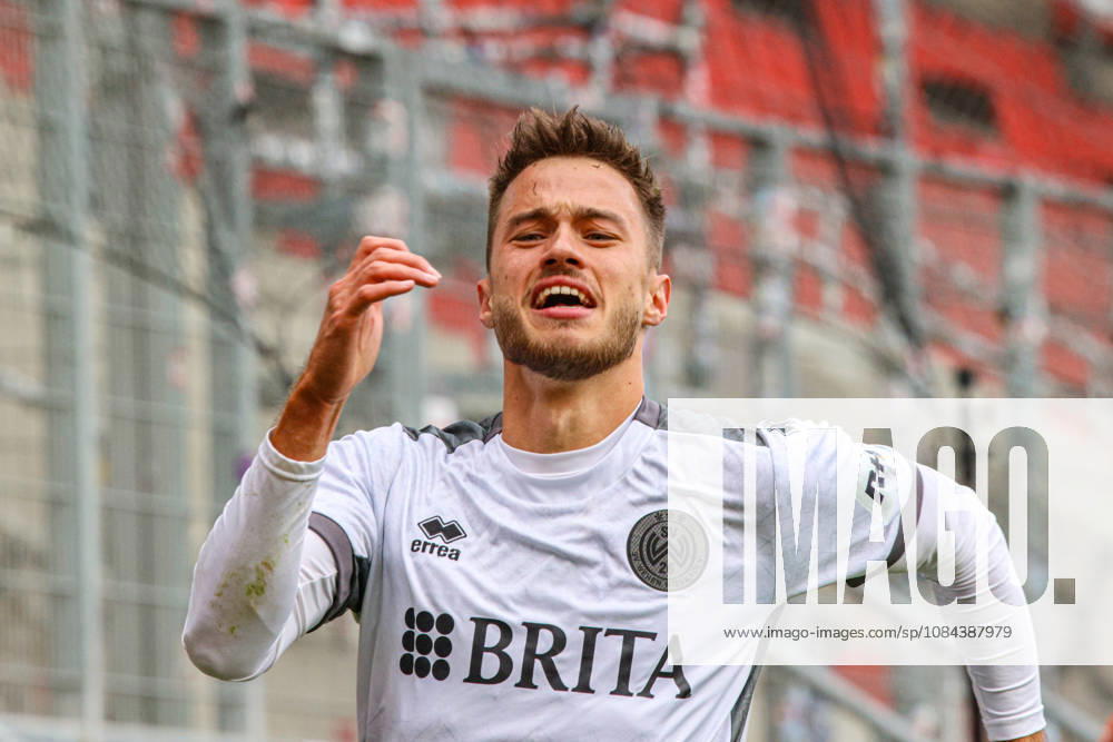 Robin Kalem of SV Wehen Wiesbaden, No. 10, celebrates after scoring the goal that made the score 2–4. Wiesbaden ultimately won the match quite convincingly in the game between FC Ingolstadt 04 and SV Wehen Wiesbaden on October 11, 2026, DFB regulations prohibit any use of photographs as image sequences and or quasi-video. GER, Soccer, 3. Liga, Matchday 8, FC Ingolstadt 04 vs. SV Wehen Wiesbaden, October 11, 2026, Audi Sportpark Ingolstadt