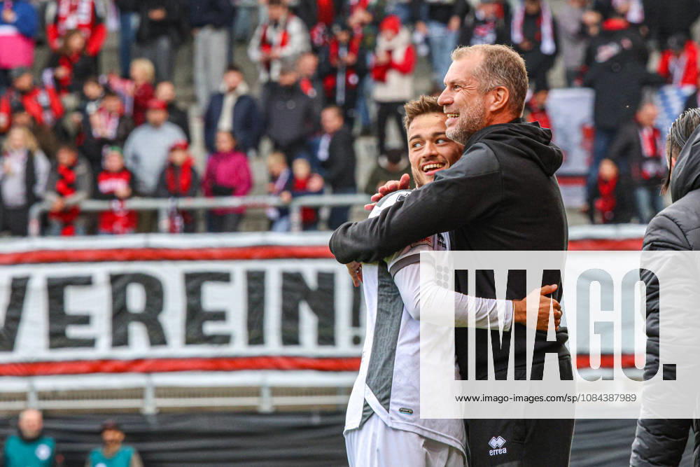 Robin Kalem of SV Wehen Wiesbaden, No. 10 celebrates his goal to make it 2–4 alongside head coach Jochen Seitz of SV Wehen Wiesbaden. Wiesbaden ultimately won the match quite convincingly in the game between FC Ingolstadt 04 and SV Wehen Wiesbaden on October 11, 2026, DFB regulations prohibit any use of photographs as image sequences and or quasi-video. GER, Soccer, 3. Liga, Matchday 8, FC Ingolstadt 04 vs. SV Wehen Wiesbaden, October 11, 2026, Audi Sportpark Ingolstadt