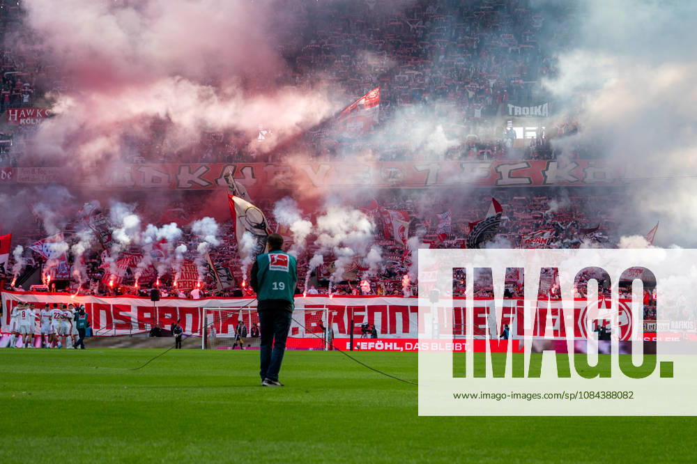 Germany 1 Bundesliga 2026–2027, Matchday 5, 1. FC Köln vs. Borussia Mönchengladbach, Sunday, October 11, 2026, RheinEnergie Stadium, Cologne, North Rhine-Westphalia, Fan Section, pyrotechnics, pyro, flares, smoke, fog, red flares, flags, ultras, fan support, game interruption, security at Cologne’s RheinEnergie Stadium, Cologne, Germany