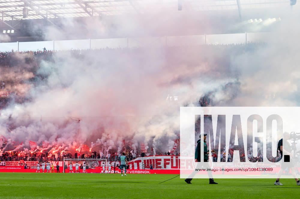 Germany 1 Bundesliga 2026–2027, Matchday 5, 1. FC Köln vs. Borussia Mönchengladbach, Sunday, October 11, 2026, RheinEnergie Stadium, Cologne, North Rhine-Westphalia, Fan Section, pyrotechnics, pyro, flares, smoke, fog, red flares, flags, ultras, fan support, game interruption, security at Cologne’s RheinEnergie Stadium, Cologne, Germany