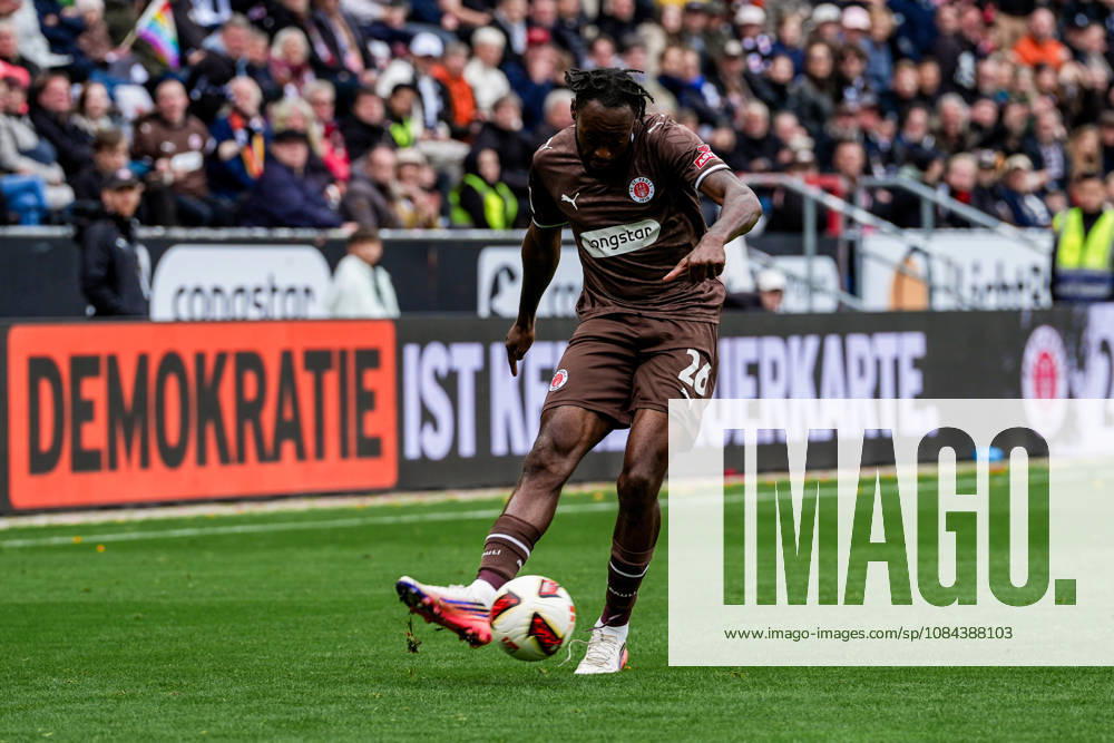 Germany Soccer 2. Bundesliga 2026–27, Matchday 7: FC St. Pauli vs. Karlsruher SC at Millerntor Stadium, Hamburg; St. Pauli s Ricky Jade Jones, FC St. Pauli, 26
