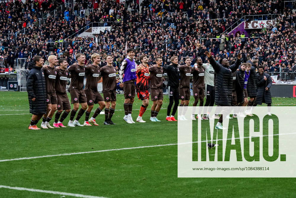 Germany Soccer 2. Bundesliga 2026–27, Matchday 7: FC St. Pauli vs. Karlsruher SC at Millerntor Stadium in Hamburg; St. Pauli Team: FC St. Pauli Celebrates Victory in Front of Fans