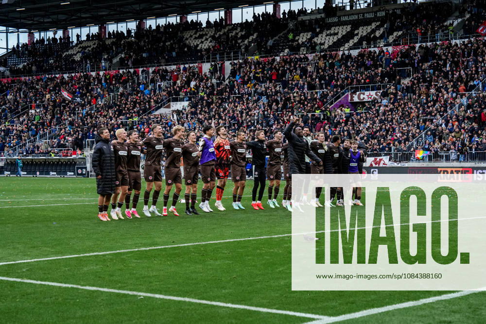 Germany Soccer 2. Bundesliga 2026–27, Matchday 7: FC St. Pauli vs. Karlsruher SC at Millerntor Stadium in Hamburg; St. Pauli Team: FC St. Pauli Celebrates Victory in Front of Fans