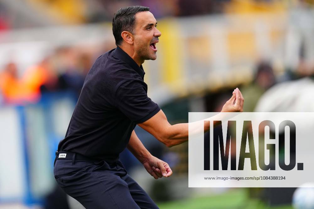 Raffaele Palladino reacts during the Serie A Enilive matchday 6 match between US Lecce and Bologna FC 1909 at the Via del Mare Stadium in Lecce, Italy, Sunday, October 11, 2026. (Credit Image: Giovanni Evangelista LaPresse)