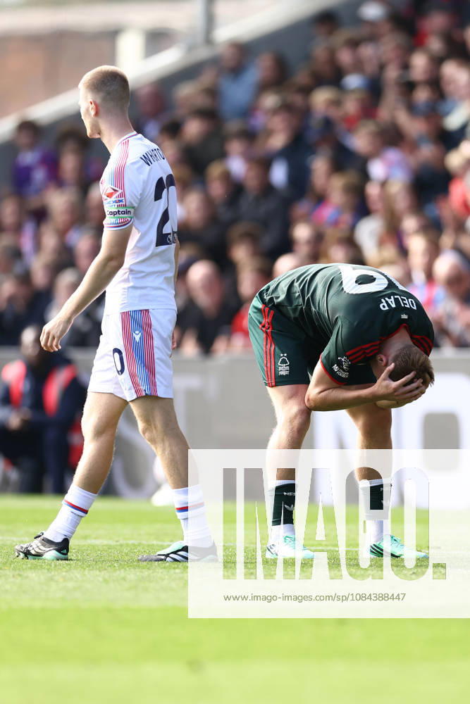 Crystal Palace gegen Nottingham Forest, 11. Oktober 2026, London, Premier League, Fußball: Crystal Palace gegen Nottingham Forest – Liam Delap von Nottingham Forest reagiert auf eine vergebene Chance. Foto: Jacques Feeney, Abseits, London, Großbritannien