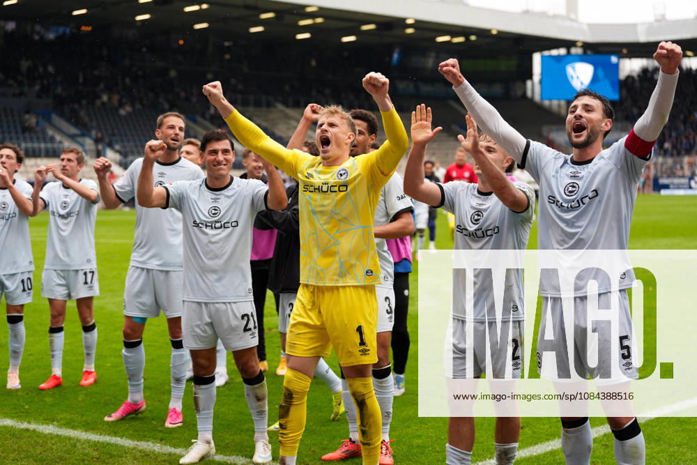 Stefano Russo (DSC Arminia Bielefeld, 21), Jonas Thomas Kersken (DSC Arminia Bielefeld, 1), and Maximilian Bauer (DSC Arminia Bielefeld, 5) celebrate with their teammates after the game. GER, VfL Bochum 1848 vs. DSC Arminia Bielefeld, 2. Bundesliga, Matchday 7, 2026–27 season, Vonovia Ruhrstadion, Bochum, October 11, 2026. DFL regulations prohibit any use of photographs as image sequences and or quasi-video. VfL Bochum 1848 vs. DSC Arminia Bielefeld, 2. Bundesliga, Matchday 7, 2026–27 Season, October 11, 2026, Bochum