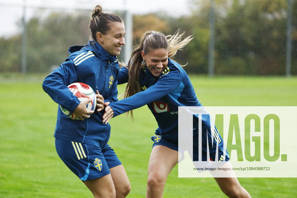 STOCKHOLM, SWEDEN 20261011 Julia Zigiotti Olme and Bella Andersson as the women s national team trains at Bosön ahead of the upcoming World Cup playoff against Lithuania STOCKHOLM SWEDEN
